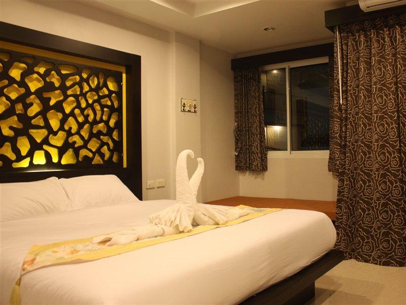 The Silk Hill Hotel Patong Exterior photo