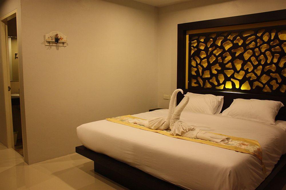 The Silk Hill Hotel Patong Exterior photo
