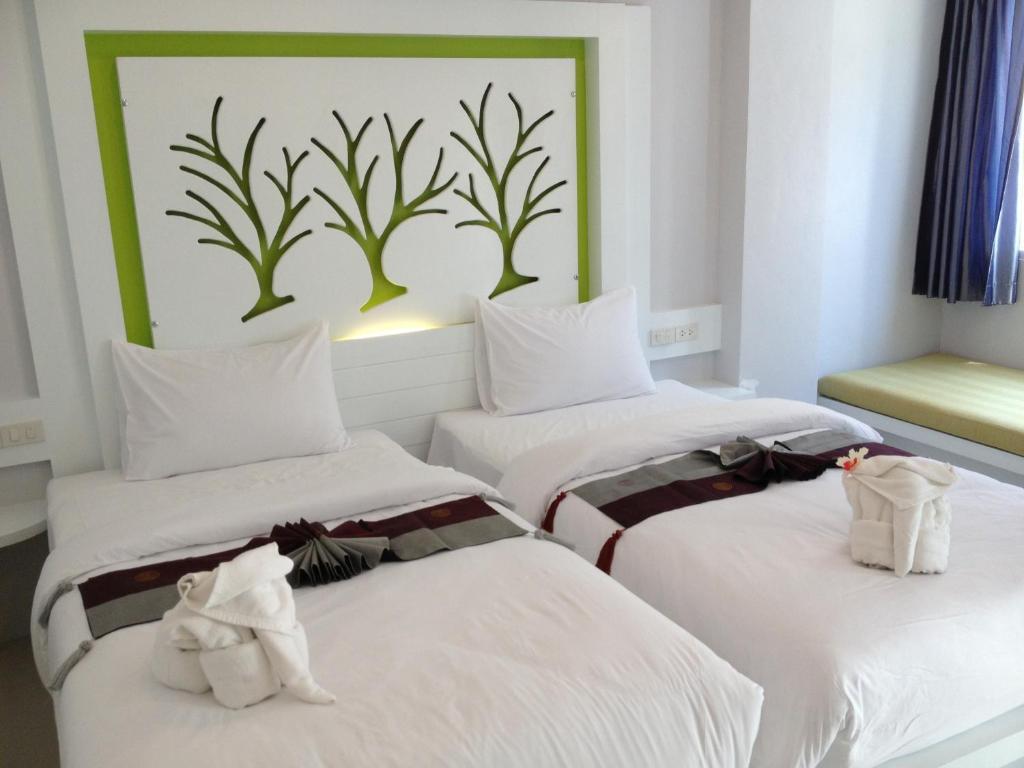 The Silk Hill Hotel Patong Room photo